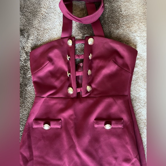 Fashion nova burgundy dress size Small gold button choker - Picture 3 of 9